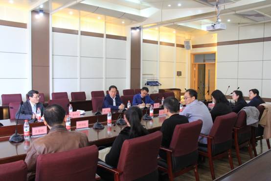 E:\E盘\2018-2019-2\第8周\东北之行\与哈尔滨工业大学进行交流.JPG