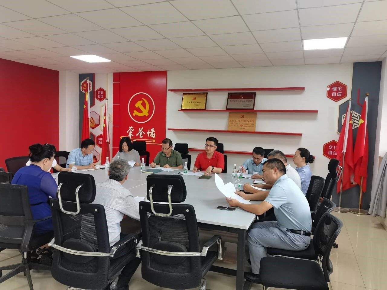 校党委书记洪波一行到商学院(数字经济产业学院)开展工作调研